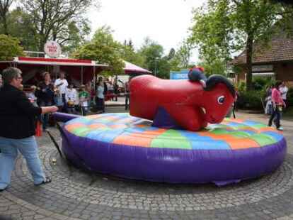 365 Kinder nahmen an dem Spieleprogramm teil. Im Anschluss gab es die Kinderk&ouml;nigs-Kr&ouml;nung.
