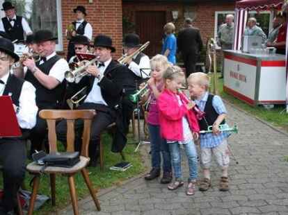 365 Kinder nahmen an dem Spieleprogramm teil. Im Anschluss gab es die Kinderk&ouml;nigs-Kr&ouml;nung.