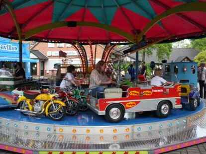 365 Kinder nahmen an dem Spieleprogramm teil. Im Anschluss gab es die Kinderk&ouml;nigs-Kr&ouml;nung.