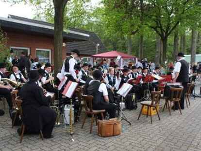 365 Kinder nahmen an dem Spieleprogramm teil. Im Anschluss gab es die Kinderk&ouml;nigs-Kr&ouml;nung.