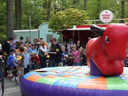 365 Kinder nahmen an dem Spieleprogramm teil. Im Anschluss gab es die Kinderk&ouml;nigs-Kr&ouml;nung.
