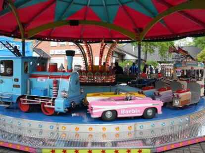 365 Kinder nahmen an dem Spieleprogramm teil. Im Anschluss gab es die Kinderk&ouml;nigs-Kr&ouml;nung.