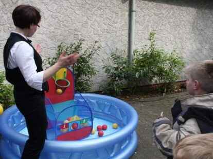 365 Kinder nahmen an dem Spieleprogramm teil. Im Anschluss gab es die Kinderk&ouml;nigs-Kr&ouml;nung.