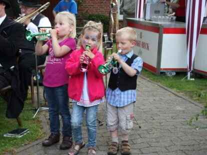 365 Kinder nahmen an dem Spieleprogramm teil. Im Anschluss gab es die Kinderk&ouml;nigs-Kr&ouml;nung.