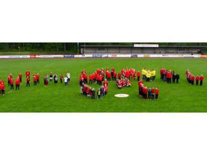 VfL Wittekind_Wildeshausen - Die Nachwuchsfu&szlig;baller des SV Wildeshausen haben das K&uuml;rzel VfLund den Namen Sommerfeld in ihrem Stadion dargestellt. BILD: PRIVAT