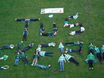 <p>TuS Ekern - Wir sind der TuS Ekern  das zeigen die G-, F-, E-, sowie D-Juniorendes Vereins und ihre Betreuer. BILD: TUS EKERN</p>