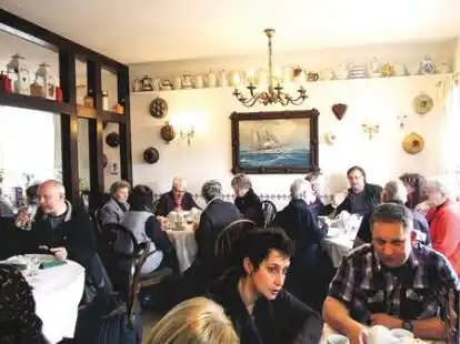 Gut besucht war das neue er&ouml;ffnete Deichcafe&acute; in der Deichstra&szlig;e in Warfleth