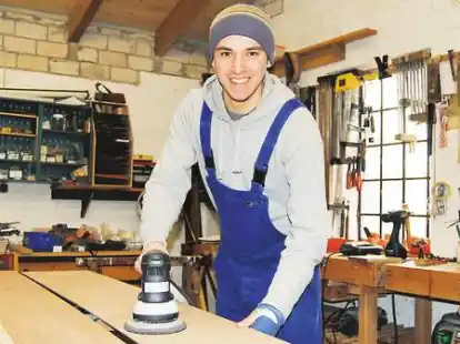 Genie&szlig;t die Zivildienstzeit: Erkan Kantin hilft neun Monate im Seminarhaus Nordloh aus. Eine Verk&uuml;rzung der Zivildienstzeit kann auch er sich nicht vorstellen.
