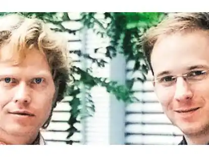 Stolz: (von links) Volker Wittpahl und Thiemo Eddiks vom 2007 gegr&uuml;ndeten Unternehmen Visuamundo.