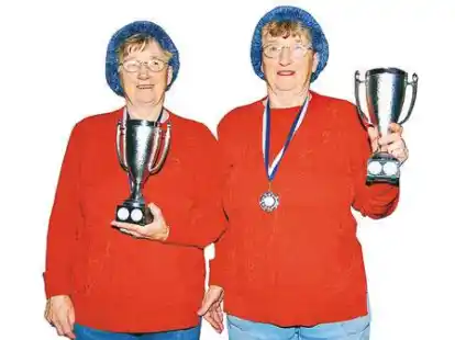 Die Zwillingsswestern Gertrud Bultmann (links) und Eva Minssen lieben das Spiel mit der Verwechslung &ndash; auch beim 1. Butjadinger Gesundheitslauf.