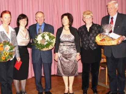Feierlich wurden hier die Blumenstr&auml;u&szlig;e und Pr&auml;sentk&ouml;rbe unter regem Applaus &uuml;bergeben. Die G&auml;ste waren sichtlich ger&uuml;hrt&hellip;