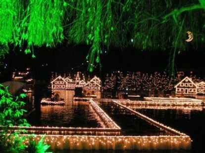 N@chbar Falko Witte hat den Europa-Park in Rust besucht und stimmungsvolle Weihnachtsm&auml;rchen-Bilder mitgebracht.