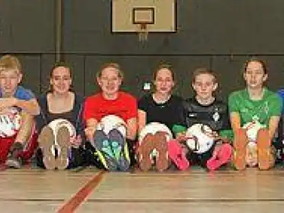 Motiviert: 16 Sch&uuml;lerinnen und Sch&uuml;ler lassen sich von J&ouml;rg Sieckmann zum Junior-Coach ausbilden.