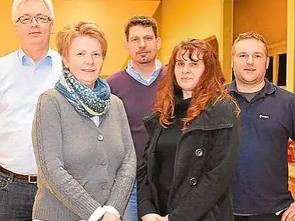 Dem Vorstand des Faustball-F&ouml;rdervereins geh&ouml;ren (von links) Manfred Notholt, Sonja Schulz, Patrick Arndt, Katja Budny und Sven Doormann an.