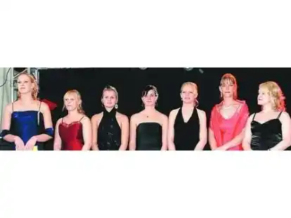 Neun junge Frauen aus Schortens, Wilhelmshaven und Varel stellten sich der sechsk&ouml;pfigen Jury und dem Publikum des Oktoberfests zur Wahl der Schortenser M&uuml;hlenk&ouml;nigin 2008 vor.