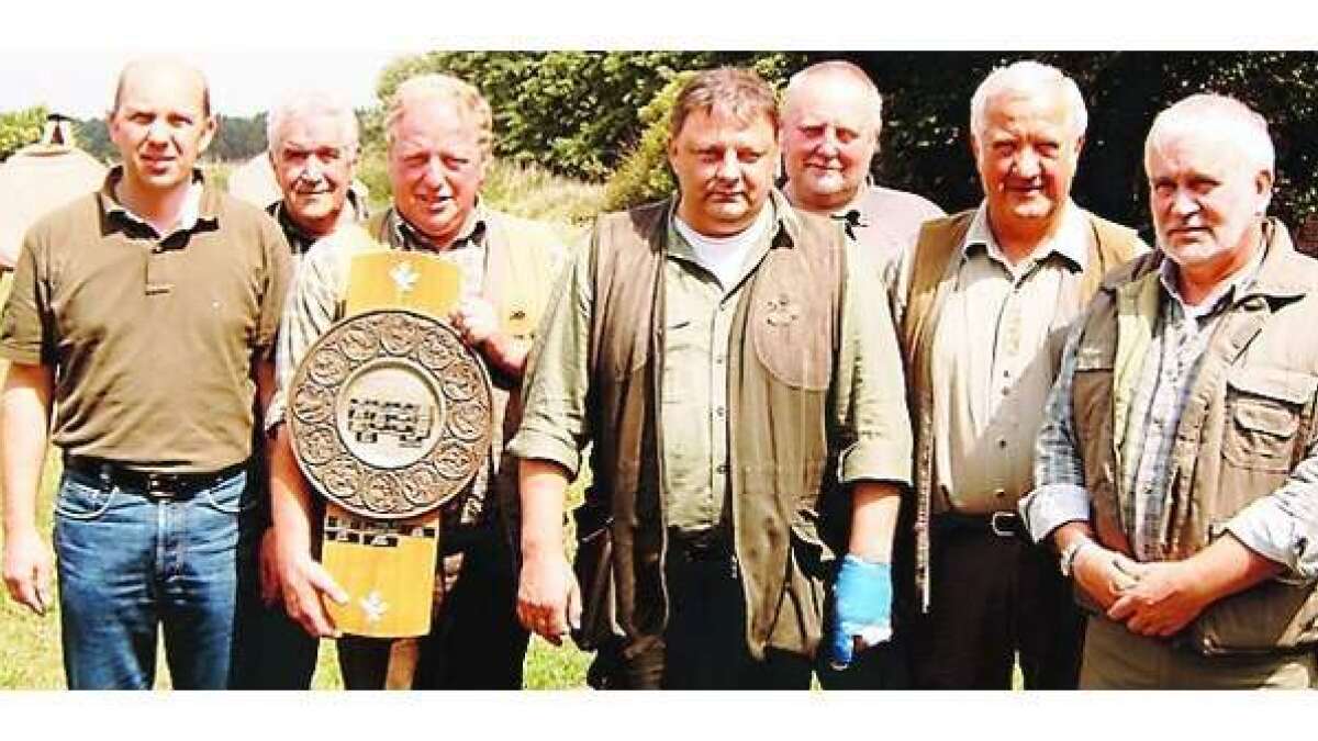 Jäger aus Jade gewinnen Wanderplakette