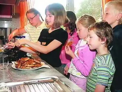 Bei Familie Otte in Hemmelsberg standen Dienstag jede Menge Kinder am Herd.