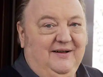 Trauer um Dieter Pfaff: Mit einer Trauerfeier in Hamburg haben Freunde und Fans an den beliebten Schauspieler erinnert.