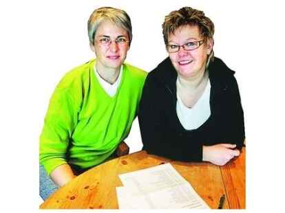 Unterst&uuml;tzung f&uuml;r die &bdquo;Sunrise Group&ldquo;: Marion Cordes-Major (l.) und Pastorin Sabine Spieker-Lauh&ouml;fer (r.)