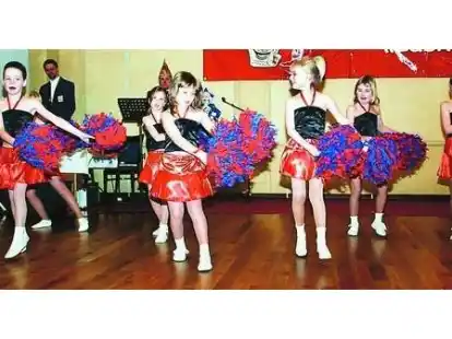 Showtanz bot die &bdquo;Spatzengarde&ldquo; auch beim &bdquo;Bunten Nachmittag&ldquo; in der letzten Session: 40 Kinder und Jugendliche sind in den vier Wiefelsteder Garden aktiv.