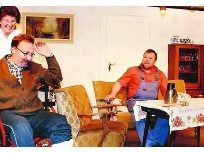 Was tun, wenn Schulden dr&uuml;cken? Guter Rat ist teuer in dem St&uuml;ck &bdquo;Wat mutt, dat mutt&ldquo;.