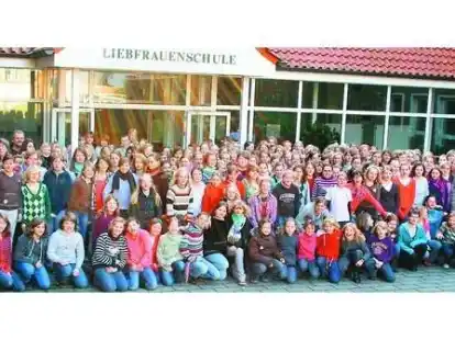 &bdquo;Chemie kann auch Spa&szlig; machen!&ldquo; Das haben diese Vechtaer Liebfrauensch&uuml;lerinnen bewiesen.