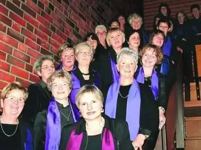 Haben Spa&szlig; und Freude am Singen: die Mitglieder des Kirchenchores der lutherischen Kirchengemeinde Friedrichsfehn/Petersfehn.