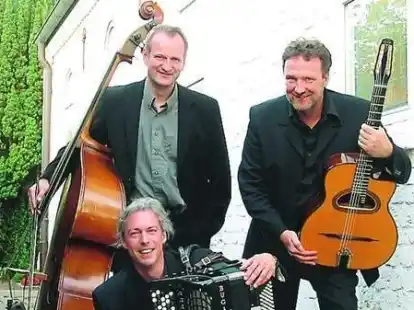 Ralf Dohmen, Kai Leinweber und Wilhelm Magnus geben als Trio &bdquo;Cara Vie&ldquo; ein Neujahrskonzert in der Seefelder M&uuml;hle.