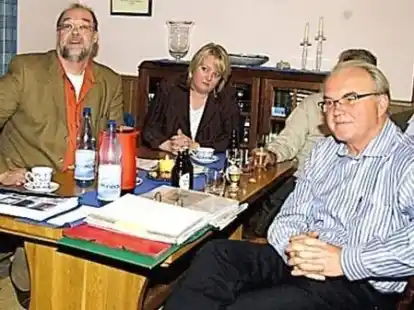 Diskussionsrunde im P&uuml;ttenhus: (v.l.) Karsten Grashorn, Gerhard Kaldewei, Christine Schwarze, Eckehard Hautau, Manfred SchwarzBild: Kratzmann