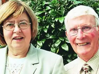 <p>Ruth und Herbert Hauptstein feiern an diesem Freitag in Middelsf&auml;hr ihre Goldene Hochzeit.   BILD. ANNETTE KELLIN </p>