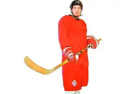 Bestens pr&auml;pariert: Carsten Herzog (gro&szlig;es Bild) kann den Saisonbeginn kaum abwarten. Beim OSC Leer ist der Landkreis Cloppenburg noch vertreten durch (kl. Bild, alle hintere Reihe): Josef Werwein (2. v. li), Jewgeni Worobiev (3. v. li), Waldemar Werwein (4. v. li.), Steffen P&ouml;hler (5. v. li), Eike P&ouml;hler (4. v. re.), und Benno Grajczyk (2. v. re.).