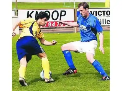 Wie hier gegen Arminia Hannover konnte sich Alket Zeqo (links) am Dienstagabend mit seinen Dribbelk&uuml;nsten immer wieder durchsetzen.