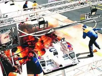 Hei&szlig;e Angelegenheit: Das Auto von Stefan M&uuml;cke ging in Flammen auf &ndash; er &uuml;berstand den Brand unverletzt.