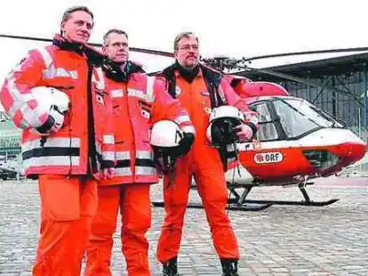 Einsatzbereit: die DRF-Hubschrauber-Crew (v.l.) mit Karl Heitm&uuml;ller , Dr. Hans-Hermann Bornscheuer und Karl Gr&ouml;ling