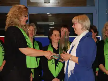 Auszeichnung f&uuml;r ehrenamtliches Engagement: In insgesamt neun Sparten vergab B&uuml;rgermeister Axel Jahnz Glastroph&auml;en und Urkunden.