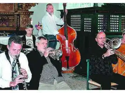 In der &bdquo;Bunk Johnson Revival Band&ldquo; &uuml;berraschte der erst zehnj&auml;hrige Schlagzeuger G&eacute;r&ocirc;me Cardynaals.