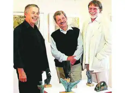 Auf Einladung von Winfried Baar (r.) f&uuml;hrte Peter Geithe in das Werk von Alexander Titkow (v.l.) ein.