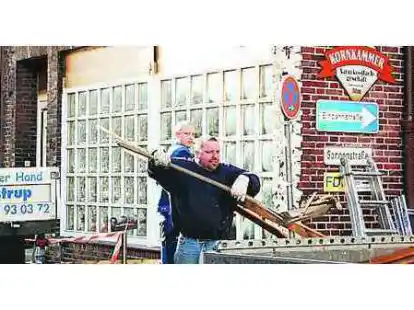 Flei&szlig;ig gebaut wird an der ehemaligen Tee- und Weinstube. Hier zieht demn&auml;chst B&auml;cker Weymann ein.