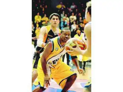 Wacher Blick: Oldenburgs Kapit&auml;n Tyron McCoy ist immer f&uuml;r seine Mitspieler anspielbar.