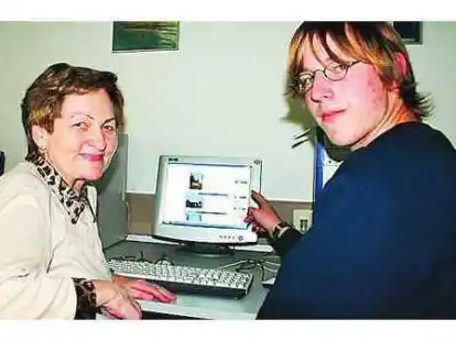 Internet-Infos: IGS-Zehntkl&auml;ssler Malte Modler (16) verr&auml;t Christiane Przygoda (65) Tipps und Tricks.
