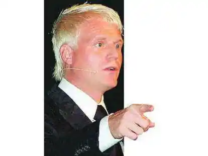 Zeigt mit dem Finger gern auf andere Leute: Guido Cantz, Scherzkeks aus K&ouml;ln-Porz.