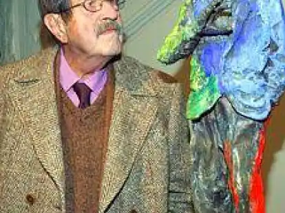 Schaut genau hin: Grass 2007 in L&uuml;becker Willy-Brandt-Haus vor einer Brandt-B&uuml;ste des geb&uuml;rtigen Wilhelmshaveners Rainer Fetting