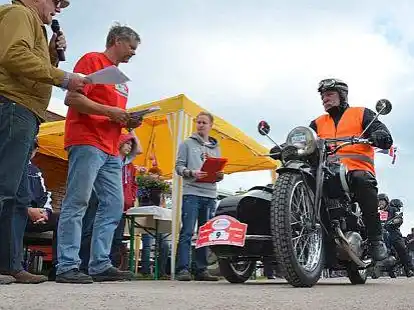 Zum Oldtimermarkt werden wieder Tausende von historischen Fahrzeugen erwartet. Attraktion ist der Start zur Friesland-Rallye am Sonntag (9.30 Uhr).
