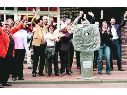 Aus dem H&auml;uschen waren die Bewohner Harkebr&uuml;gges bei ihrer Ankunft im Heimatort. Beim 16. Kreiswettbewerb &bdquo;Unser Dorf soll sch&ouml;ner werden &ndash; Unser Dorf hat Zukunft&ldquo; schlug die Pr&auml;sentation des Dorfes aus dem Nordkreis die Konkurrenz um Haaresbreite.
