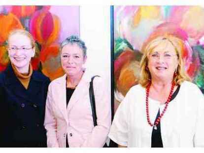 In die neue Ausstellung f&uuml;hrten (von links) Petra Lanfermann, Ulrike Strauch-G&ouml;bel und Gesine Lohse ein.