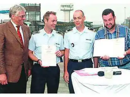 Freuten sich &uuml;ber das Patenschafts-Jubil&auml;um: Holger Kohls, Mario Mintken, Olaf Waschke und Torsten Stumpf.