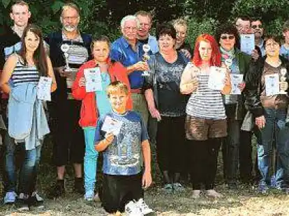 Die Teilnehmer des Minigolfturniers der Sportgemeinschaft Kameraden