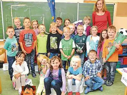 <p>        In die Klasse 1a der Grundschule Boitwarden  wurden G&uuml;rkan Arisan, Ben Bodenbinder, Simon Erbe, Raihanna Hamidi, Leonie Sophie Heeren, Marlon Kalus, Tina-Marie Kowalsky, Sarina Lamprecht, Marvin M&auml;hlmann, Marlon Omicevic, Samuel Pfluger, Devin Renken, Moritz Renken, Sophie Renken, Erick Ritter, Ginevra Russo, Yasmin Scheermann, Jenny Schnelzer, Emily Teege und Daniel Wolf eingeschult. Klassenlehrerin ist Jana Brecht.    </p>