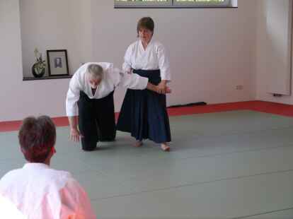 N@chbar Reinhard Mildes hat sich die Vorf&uuml;hrung der alten japanischen Kampfkunst angesehen und seine Bilder auf mein-wildeshausen.de ver&ouml;ffentlicht.