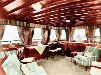 Diese kolorierte Aufnahme zeigt den Salon Stotesbury an Bord der &bdquo;Nedeva&ldquo; aus dem Jahr 1930.